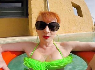 نظارات الشمسية, حمام سباحة, جميلة الطلعة, بيكيني